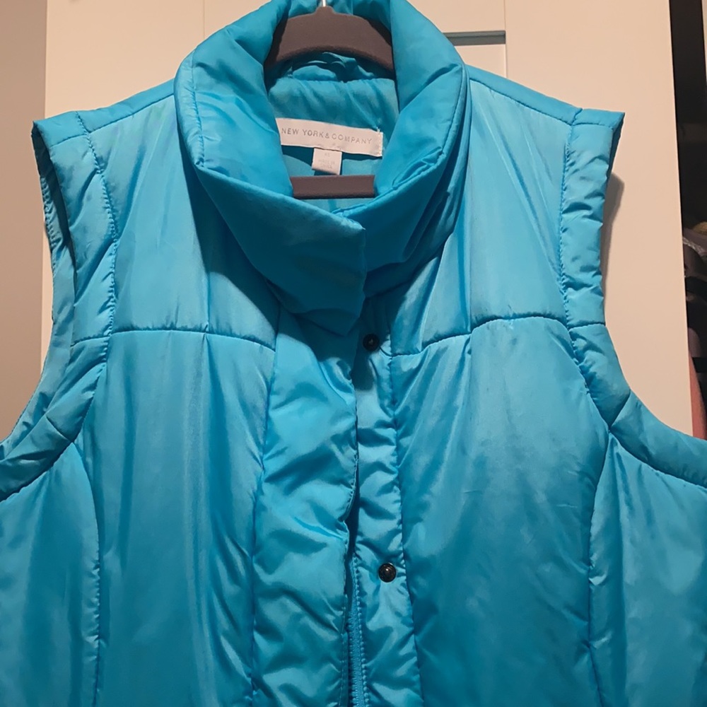 New York & Company Sky Blue Puffer Vest Size Medium - Picture 3 of 5